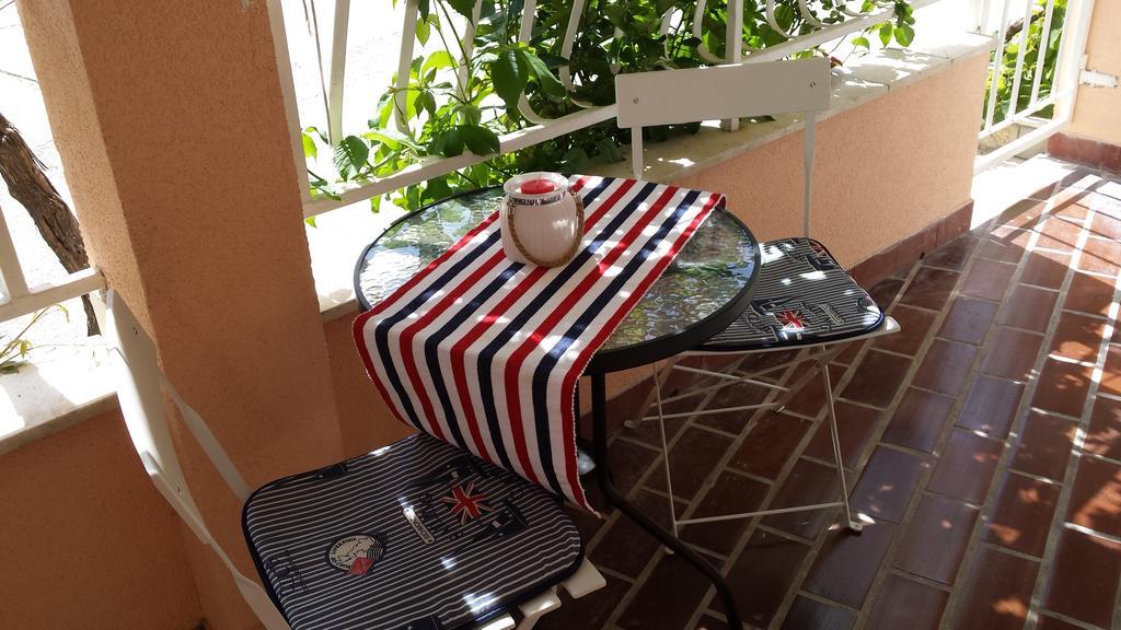 מליני Cosy Apartment Gitta מראה חיצוני תמונה